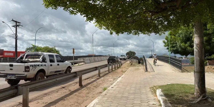 DNIT libera passarelas na ponte do Rio Mearim e mantém obras na estrutura principal