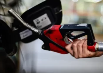 Medida provisória garante desconto no diesel e adia cobranças para aviação
