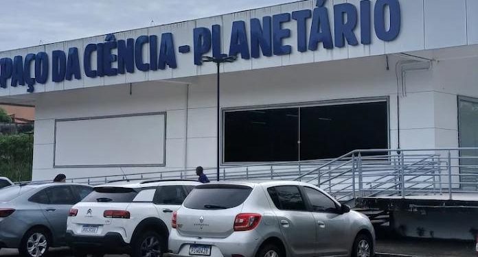 Desativação de espaço científico na UFMA repercute e é criticada por Thaynara OG