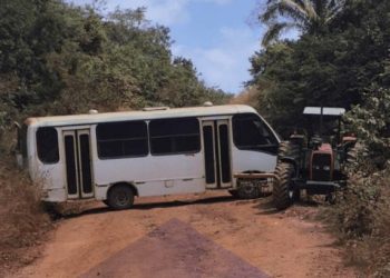 Comunidade rural bloqueia acessos em Caxias e denuncia abandono de infraestrutura
