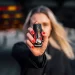 Nova lei regulamenta porte de spray de pimenta por mulheres e impõe critérios rigorosos