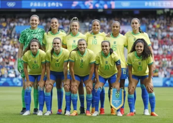 Projeto aprovado pela Câmara busca acelerar profissionalização do futebol feminino