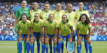 Projeto aprovado pela Câmara busca acelerar profissionalização do futebol feminino